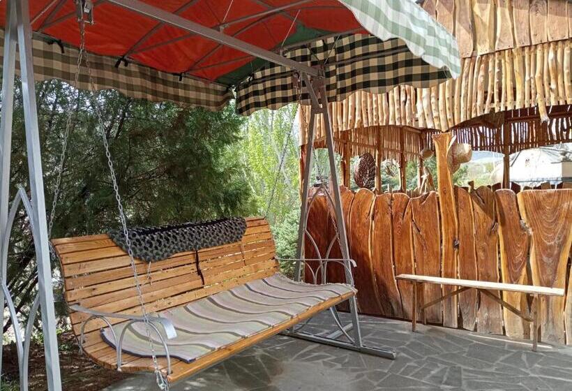 تختخواب و صبحانه Luiza Guest House