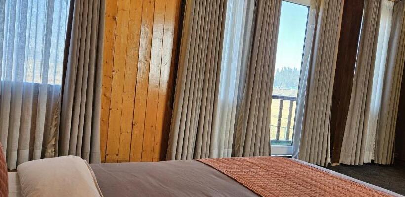 בית מלון כפרי Gulmarg Woods By Stay Pattern