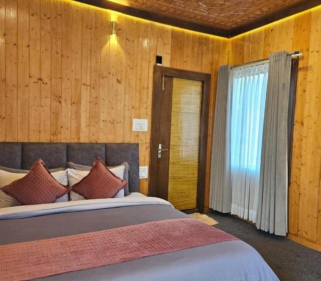 בית מלון כפרי Gulmarg Woods By Stay Pattern