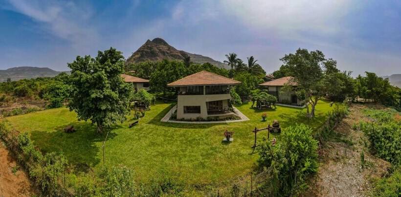 Отель Malhar Machi Mountain Resorts