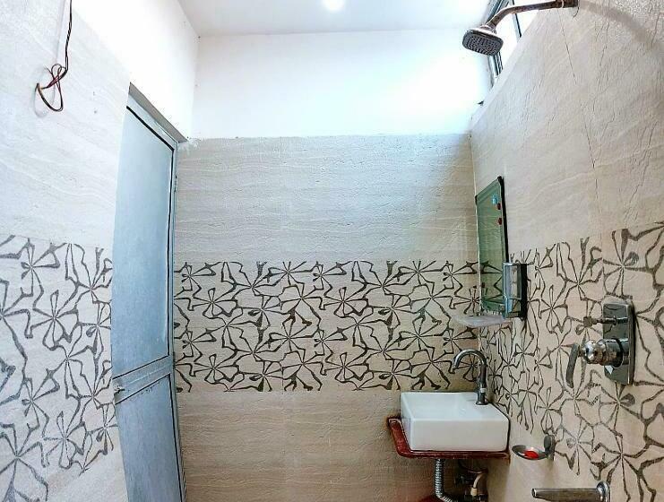 בית מלון כפרי Staymaker Madhuwan Heights