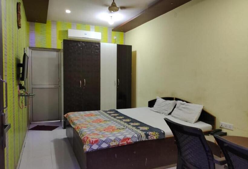 בית מלון כפרי Staymaker Madhuwan Heights