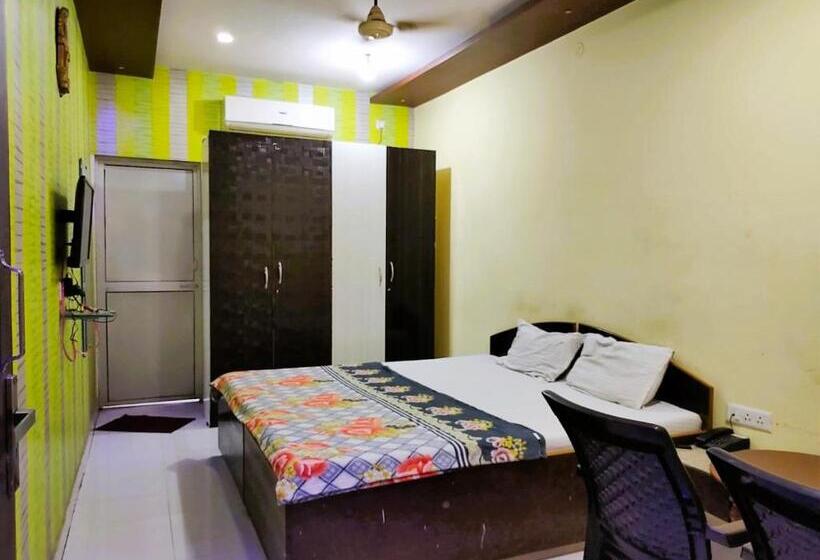 בית מלון כפרי Staymaker Madhuwan Heights