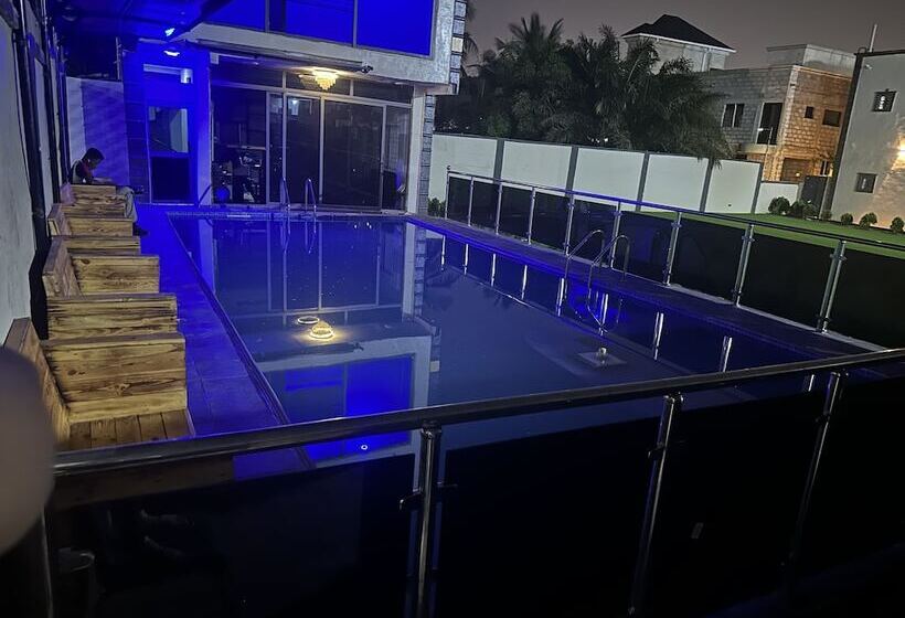 פנסיון Northwold Hottel