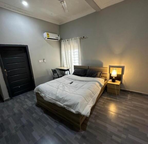 פנסיון Northwold Hottel