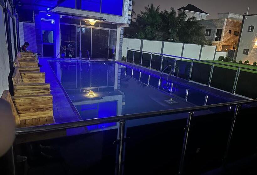 פנסיון Northwold Hottel