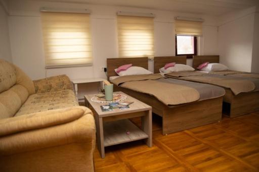 تختخواب و صبحانه Sarah Apartments