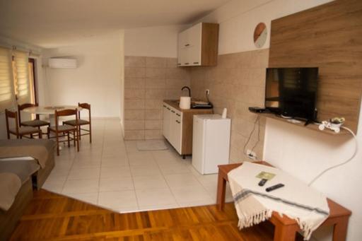 تختخواب و صبحانه Sarah Apartments