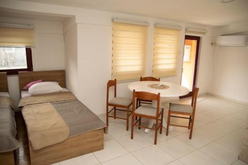 تختخواب و صبحانه Sarah Apartments