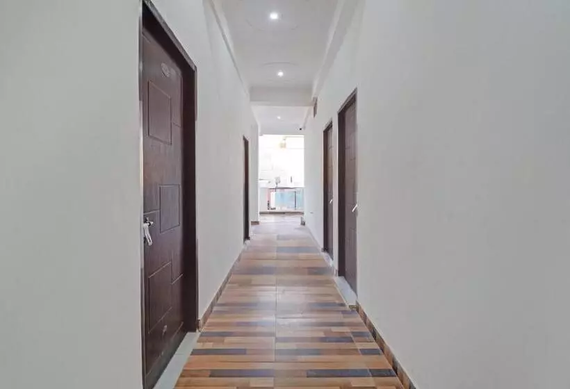 ホテル Oyo Flagship 81127 Chaudhary Guest House Restaurant