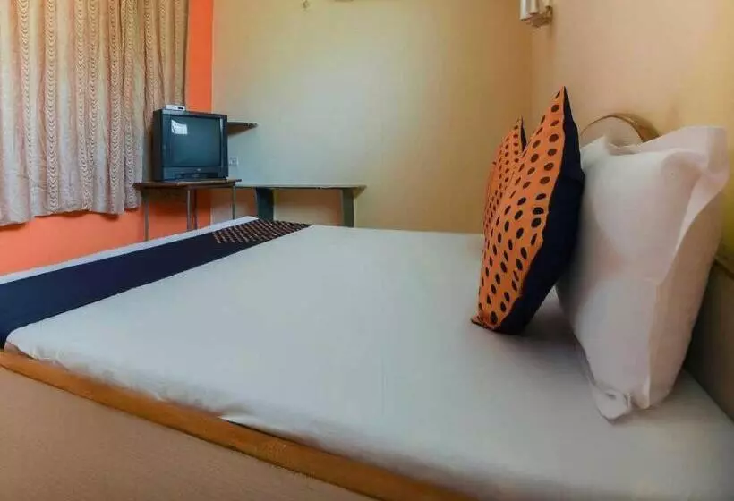 ホテル Oyo Flagship 81136 Renuka Lodging And Boarding