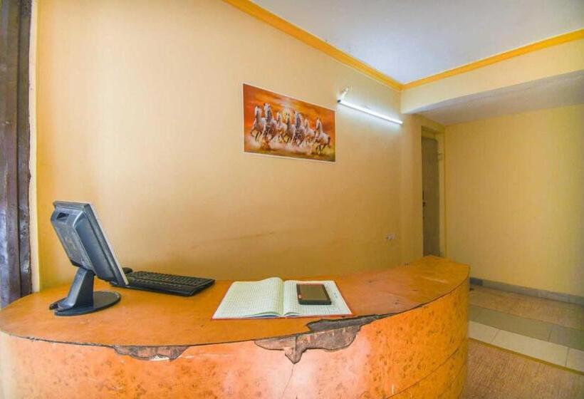 Hotell Oyo Flagship 81136 Renuka Lodging And Boarding