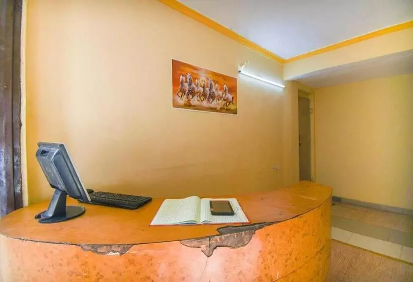 ホテル Oyo Flagship 81136 Renuka Lodging And Boarding