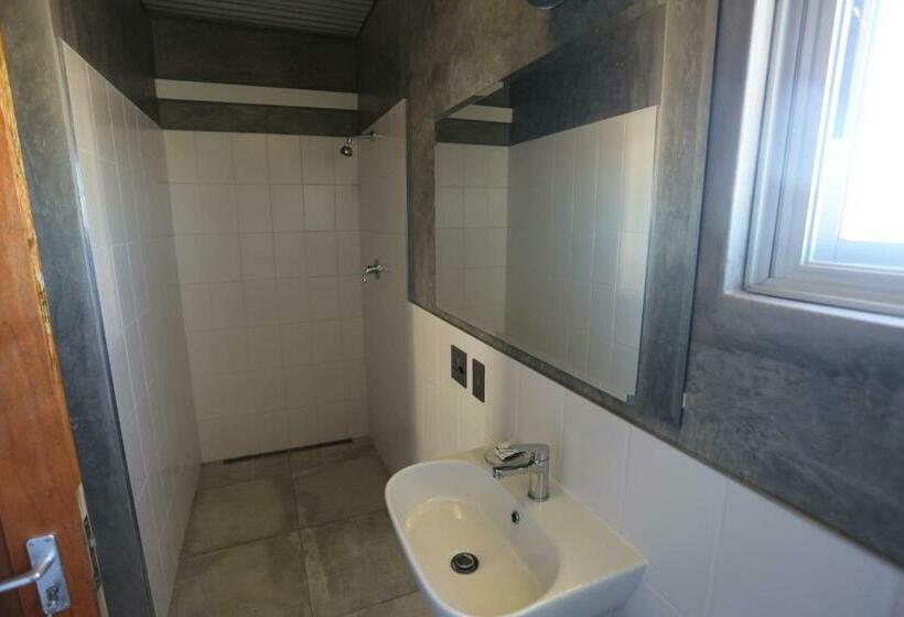 Отель Solitaire Lodge