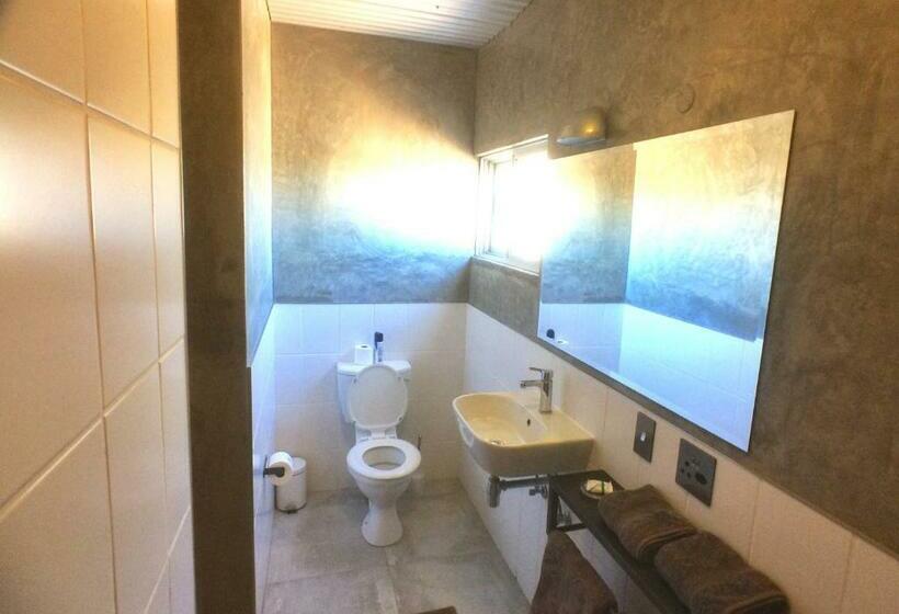 Отель Solitaire Lodge