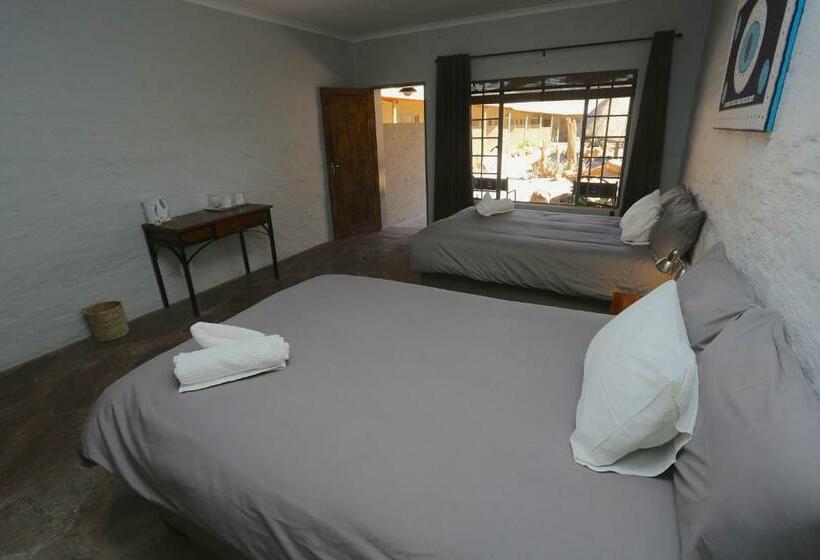 Отель Solitaire Lodge