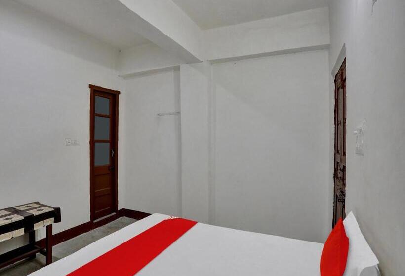 호텔 Spot On 81110 Ganga Darshan Guest House