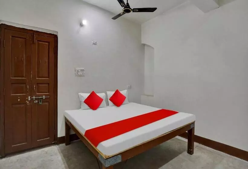 ホテル Spot On 81110 Ganga Darshan Guest House