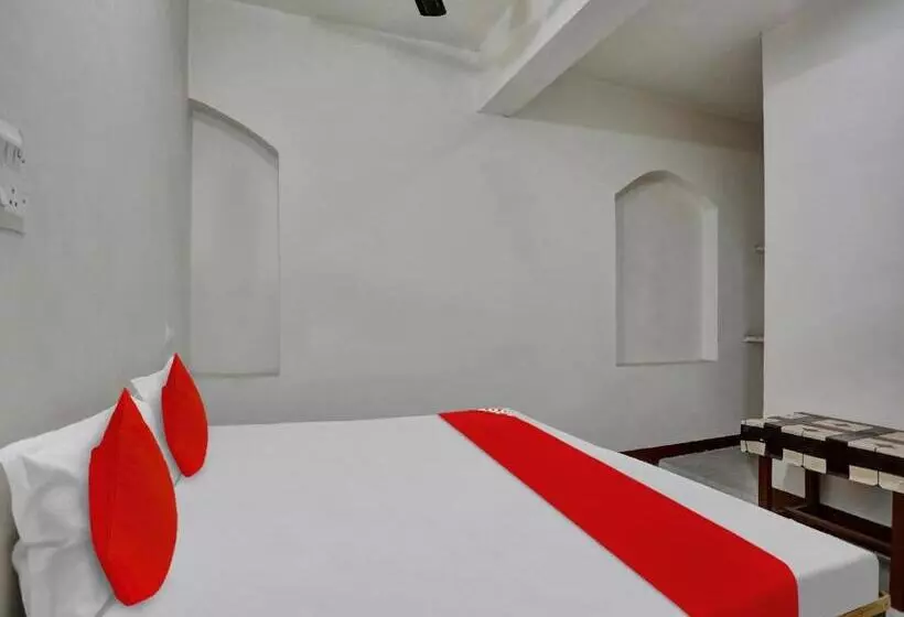 ホテル Spot On 81110 Ganga Darshan Guest House