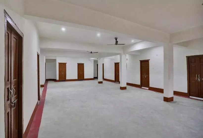 ホテル Spot On 81110 Ganga Darshan Guest House