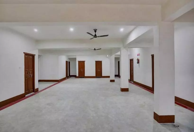 ホテル Spot On 81110 Ganga Darshan Guest House