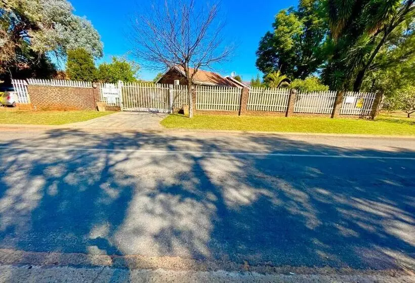 پانسیون Swane’s Guesthouse