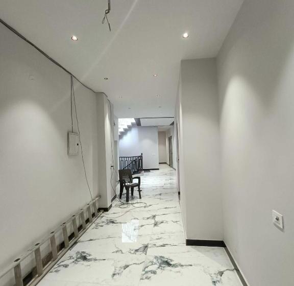 Hotel Oyo 81159 Crown