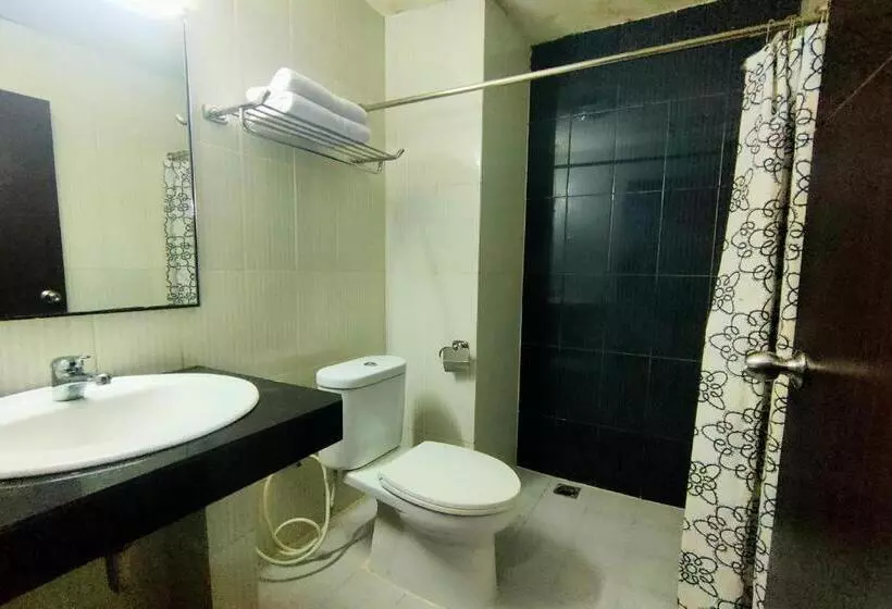 Hotelli Oyo 92471 Hasma Jaya Syariah