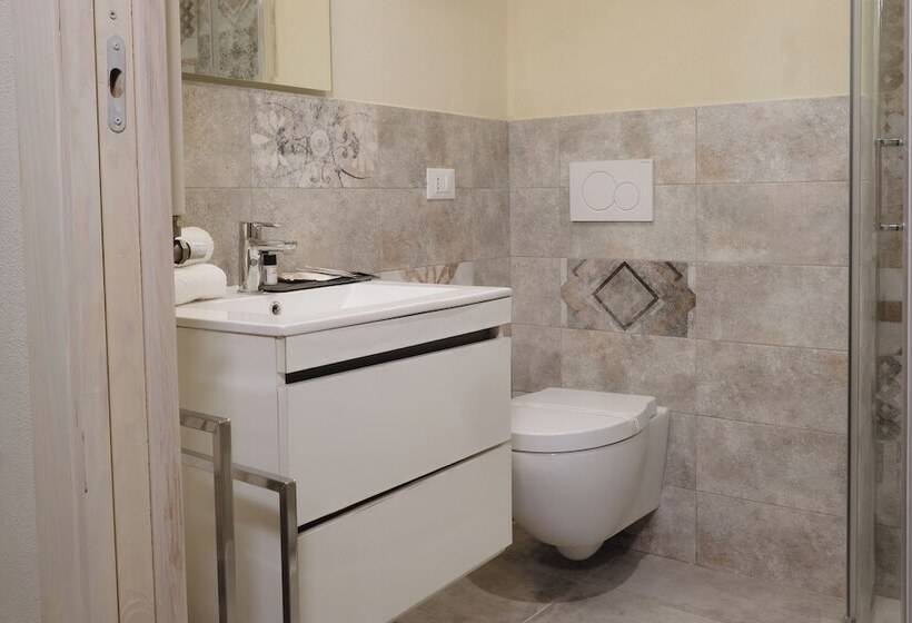 پانسیون Foresteria Palazzo Guazzoni Zaccaria