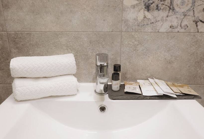 پانسیون Foresteria Palazzo Guazzoni Zaccaria