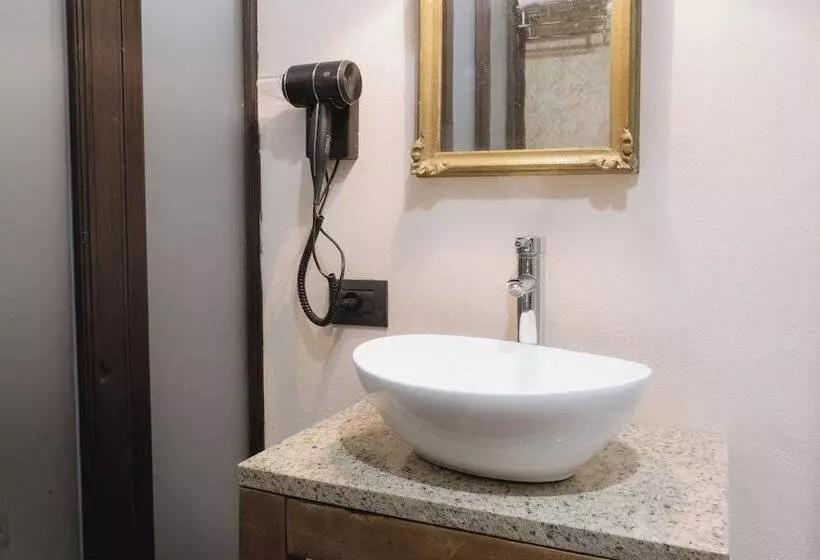 پانسیون Foresteria Palazzo Guazzoni Zaccaria
