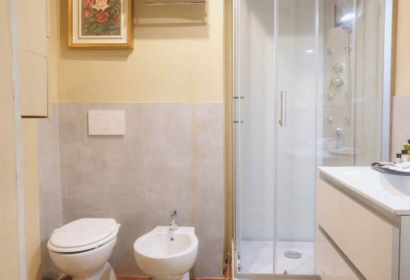 پانسیون Foresteria Palazzo Guazzoni Zaccaria