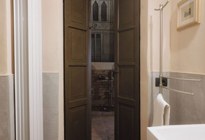 پانسیون Foresteria Palazzo Guazzoni Zaccaria