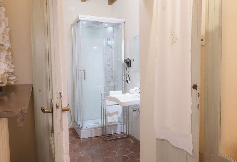 پانسیون Foresteria Palazzo Guazzoni Zaccaria