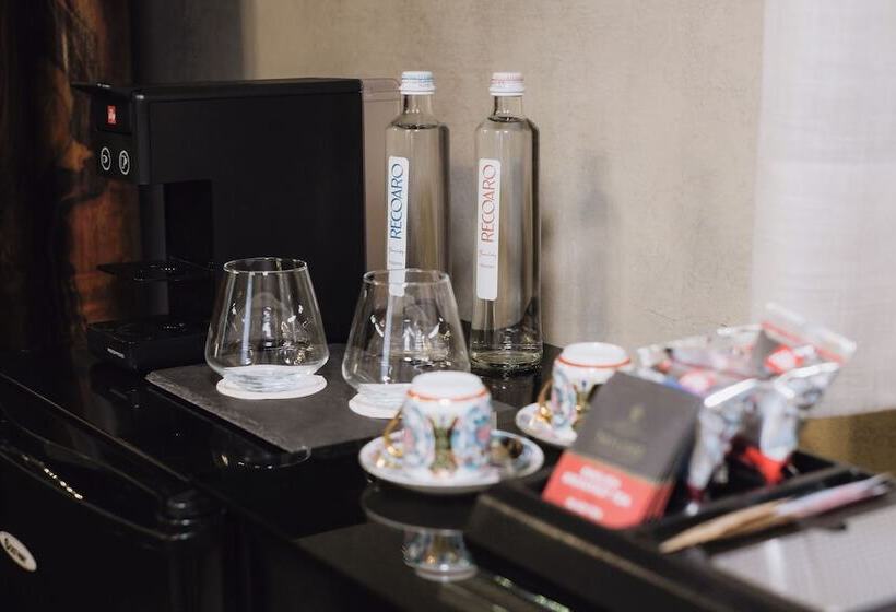 پانسیون Foresteria Palazzo Guazzoni Zaccaria