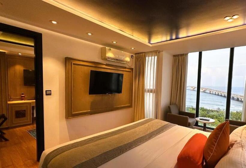 هتل Beehive Premier