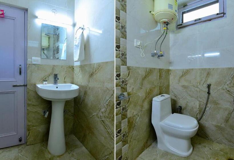 בית מלון כפרי Oyo Flagship 81115 Nalwa Inn