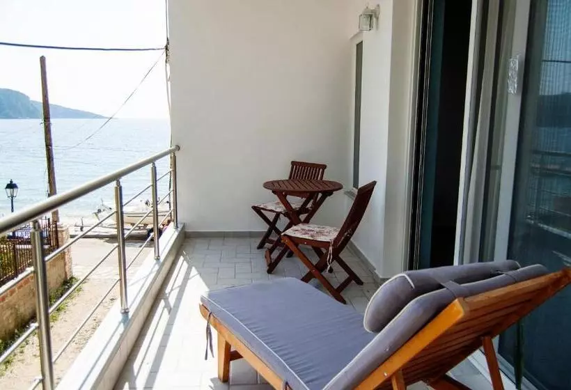 تختخواب و صبحانه Thalassea
