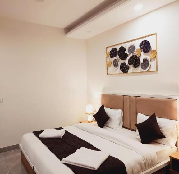 Otel Amahi Inn Sector 48