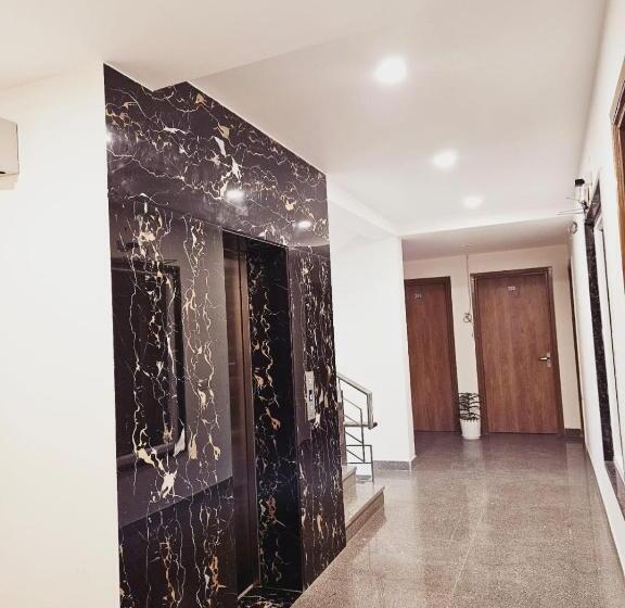 Otel Amahi Inn Sector 48