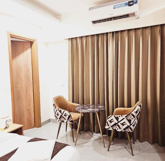 Otel Amahi Inn Sector 48