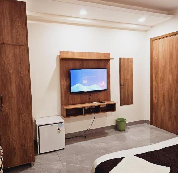 Otel Amahi Inn Sector 48