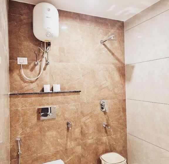 Otel Amahi Inn Sector 48