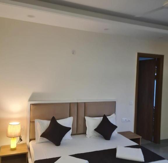 Otel Amahi Inn Sector 48