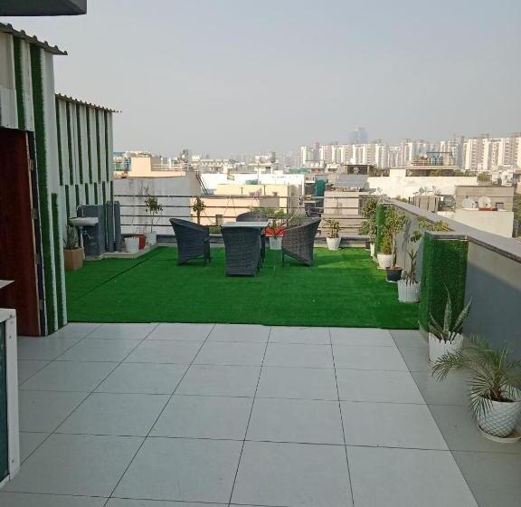 Otel Amahi Inn Sector 48