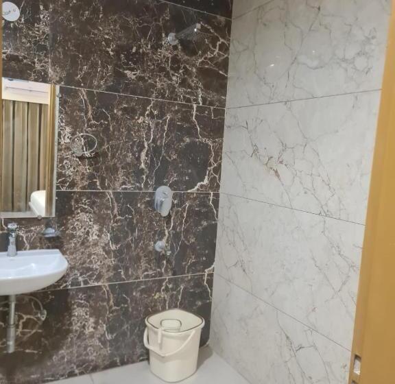 Otel Amahi Inn Sector 48