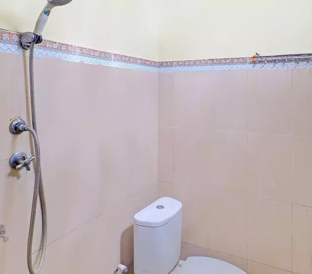 ホテル Oyo 92438 Nugraha Stay