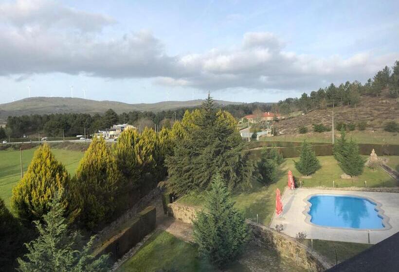 Отель Restaurante Residencial Pizzaria S. Estevão