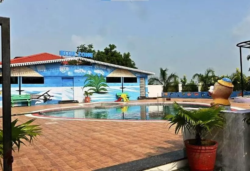 Hotelli Strawberry Resort