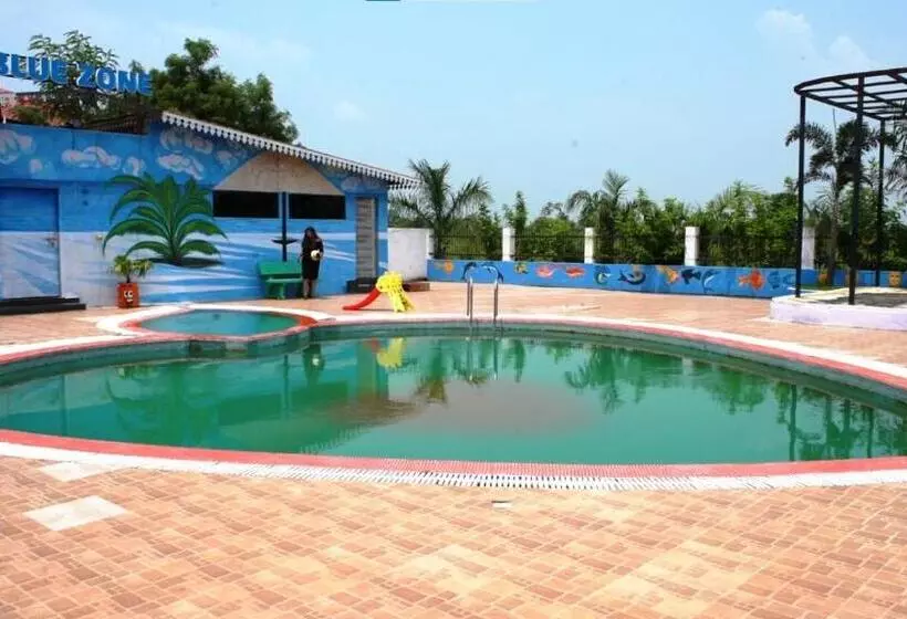 Hotelli Strawberry Resort